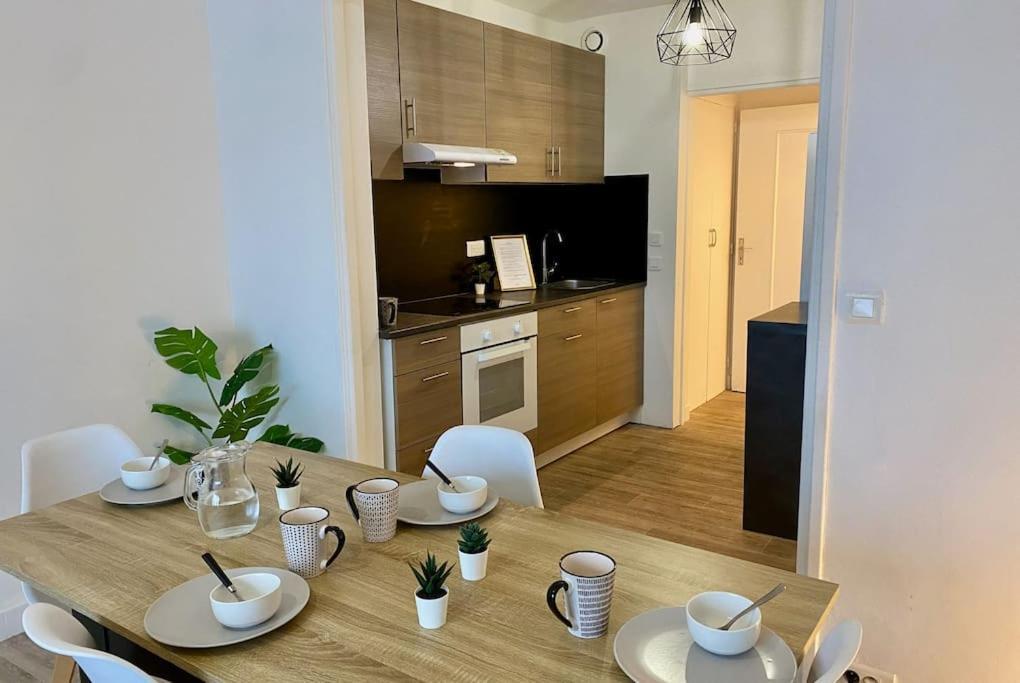 Apartament Le Carmen - Terrace - Garage Nîmes Zewnętrze zdjęcie